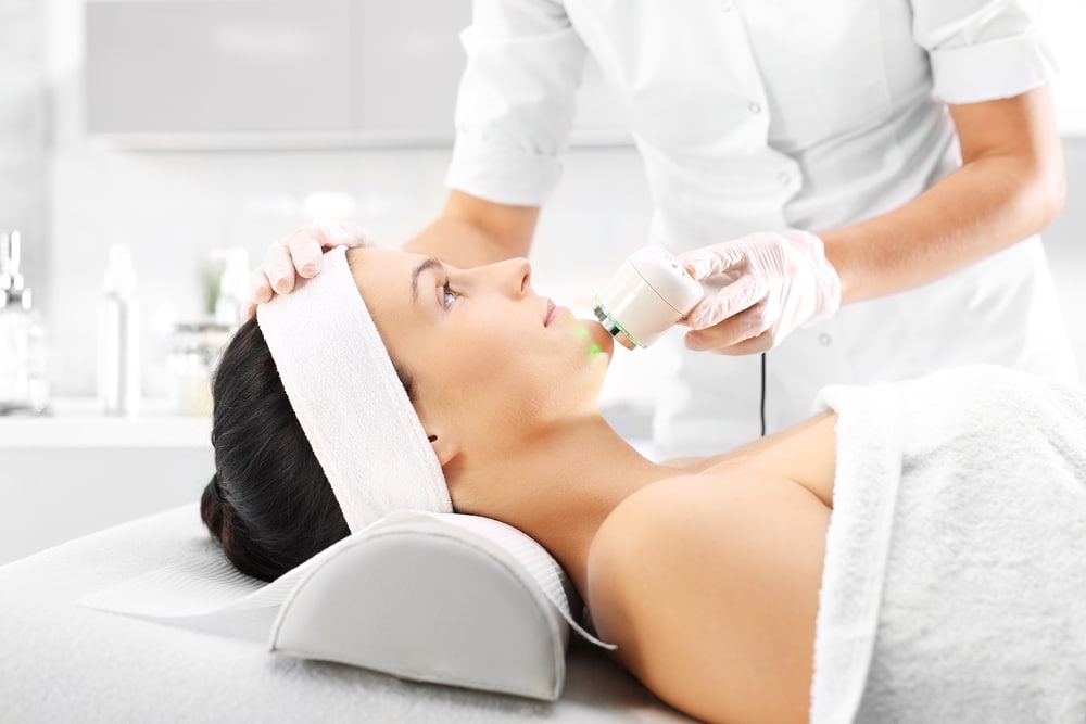 Ultrasound,infrared,light,cosmetic,treatment,for,the,face.,light,skin