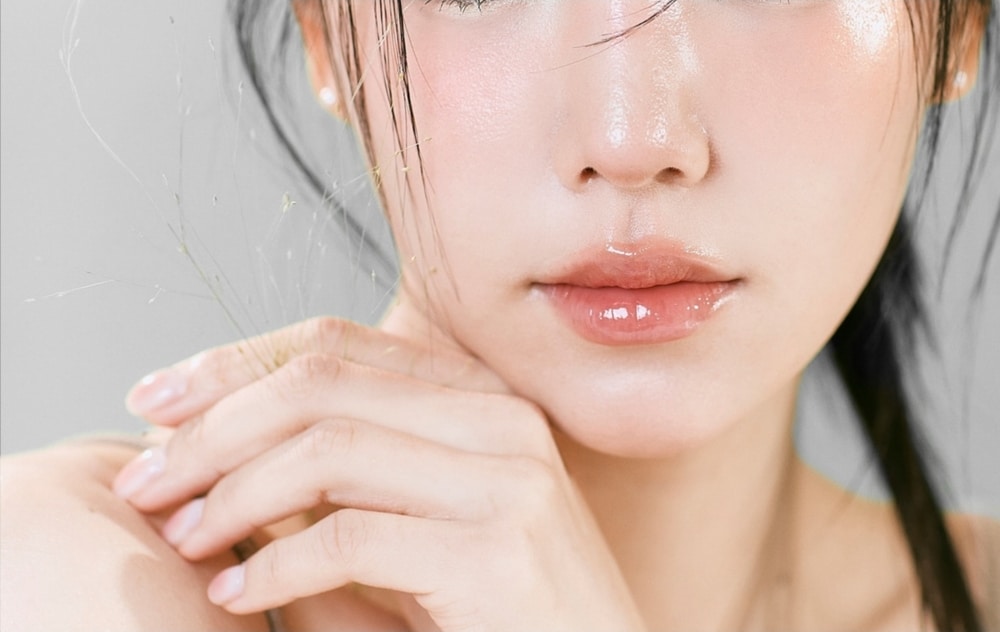 Portrait,of,beautiful,young,asian,woman,with,makeup,,youthful,glowing